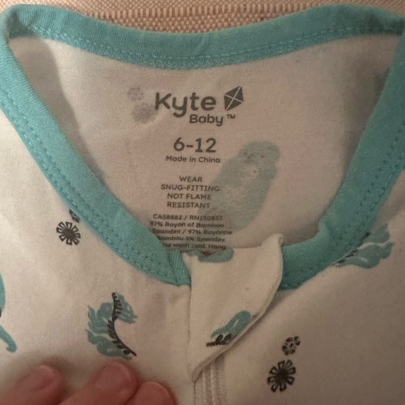 Kyte BABY zipped footie “Cuddle” - Picture 2 of 3